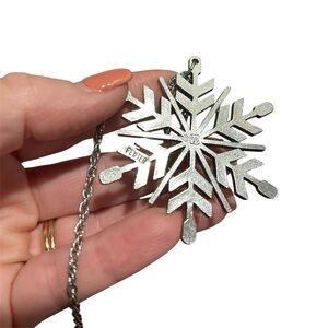 Snowflake Necklace - Hampshire Pewter Company